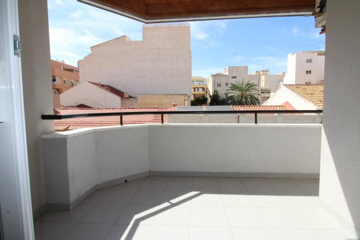 4 bedroom Apartment for sale in Torrevieja with garage - € 185,000 (Ref: 10130104)