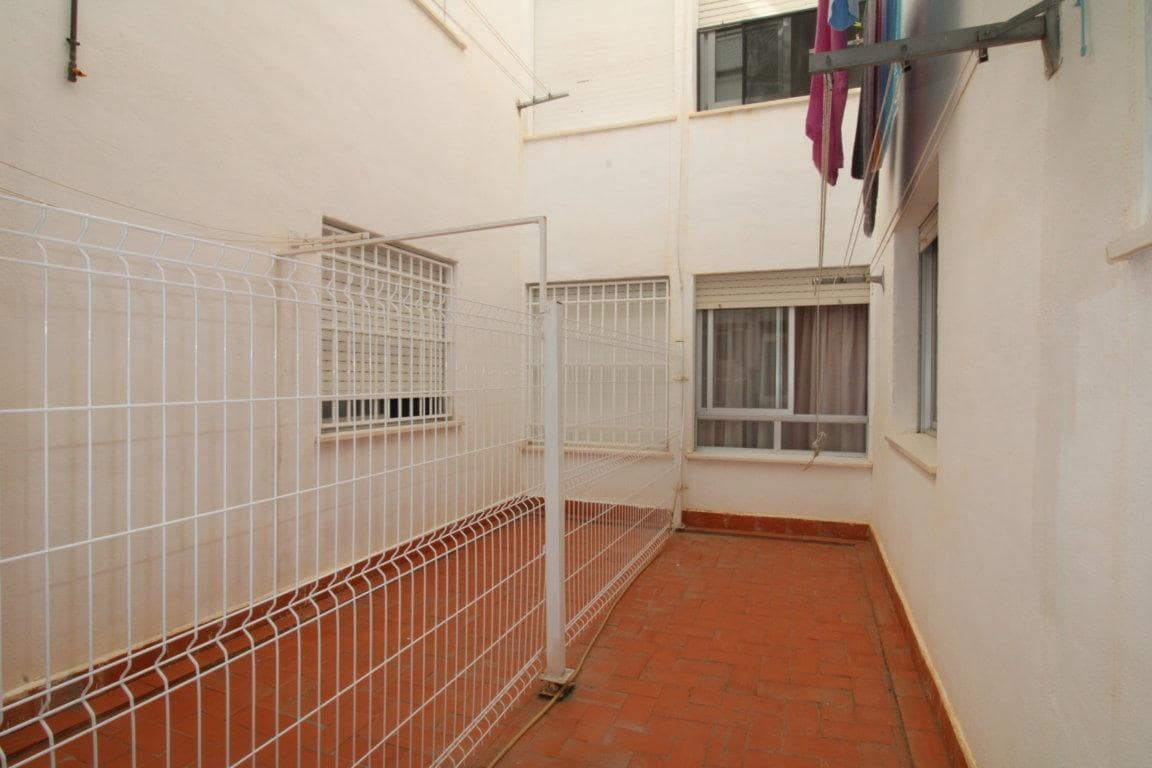 4 bedroom Apartment for sale in Torrevieja with garage - € 185,000 (Ref: 10130104)