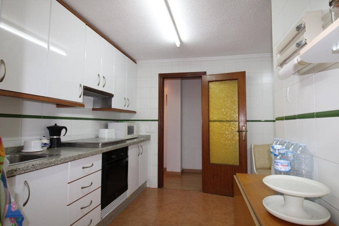 4 bedroom Apartment for sale in Torrevieja with garage - € 185,000 (Ref: 10130104)