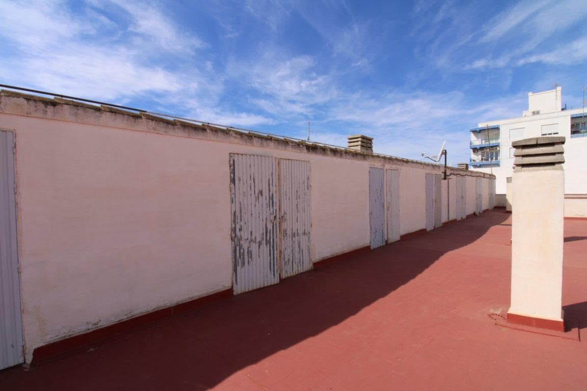 4 bedroom Apartment for sale in Torrevieja with garage - € 185,000 (Ref: 10130104)