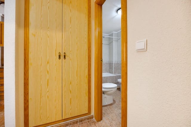 1 soveværelse Lejlighed til salg i Centro - Muelle Pesquero, Torrevieja med swimmingpool garage - € 105.000 (Ref: 10133596)