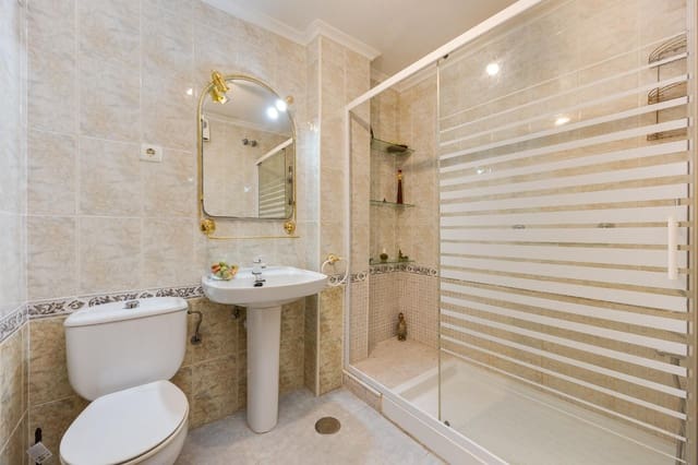 4 quarto Apartamento para venda em Parque de las Naciones, Torrevieja - 191 900 € (Ref: 10139905)