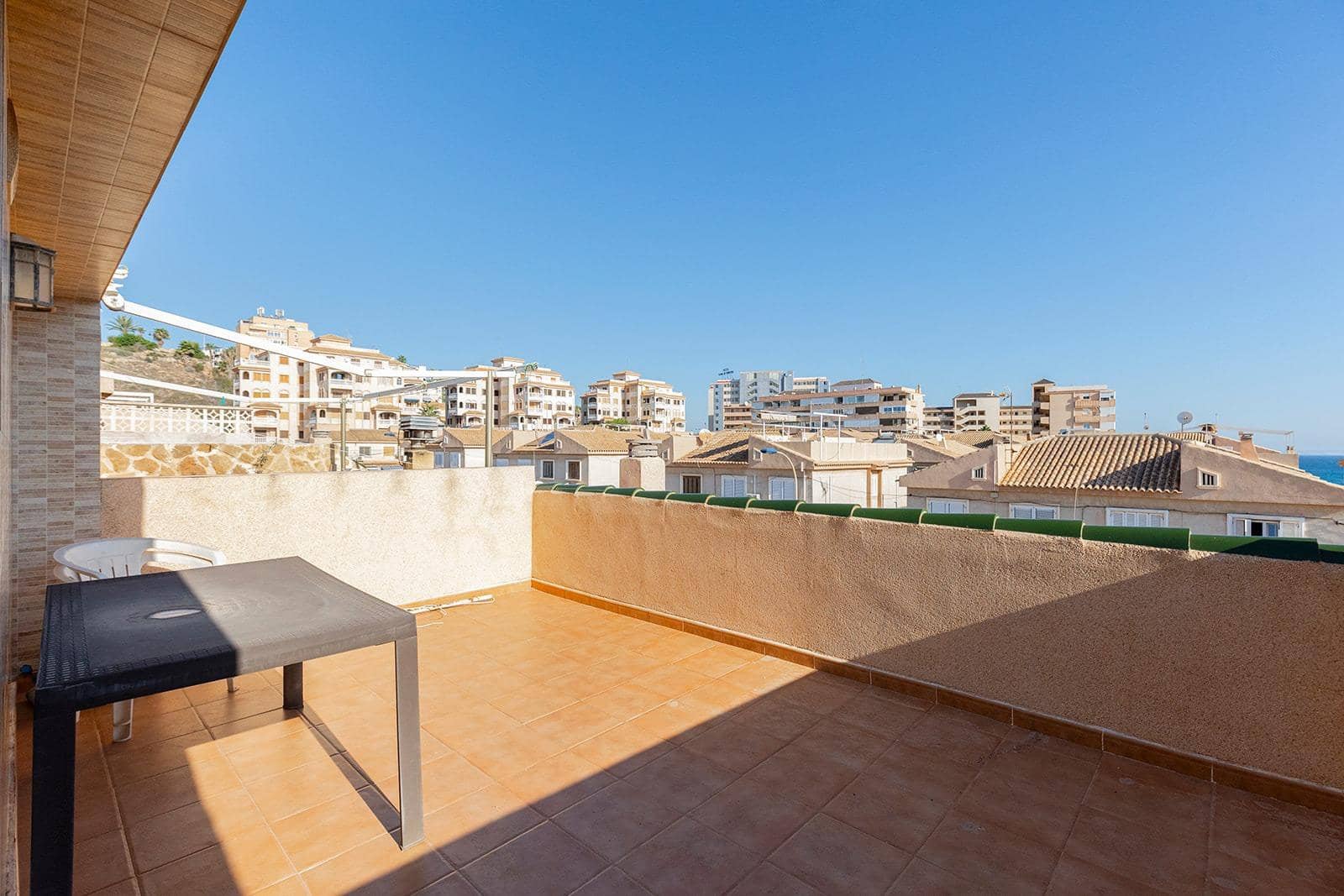 2 soveværelse Byhus til salg i Torrevieja med garage - € 240.000 (Ref: 10139907)