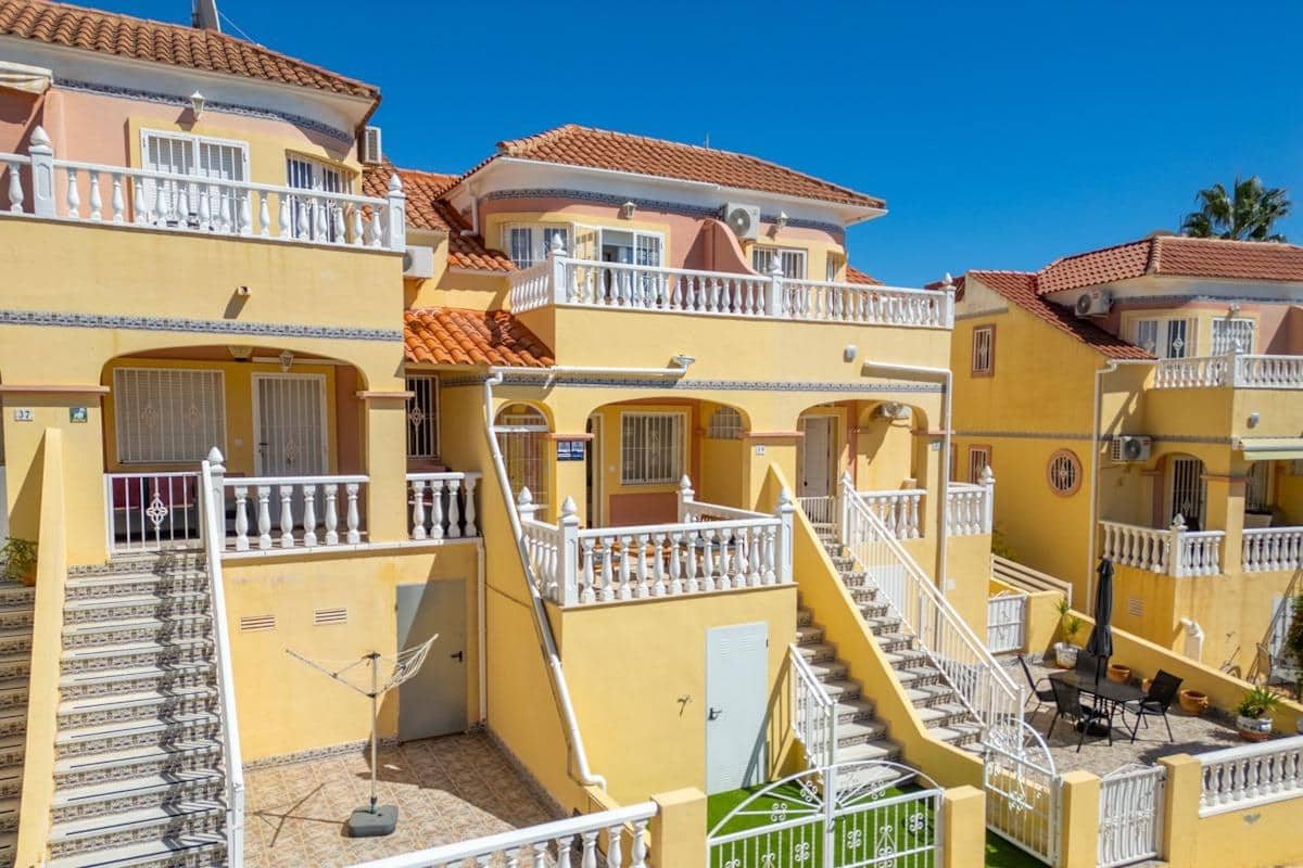 2 Zimmer Villa zu verkaufen in Playa Flamenca mit Pool - 229.800 € (Ref: 10156235)