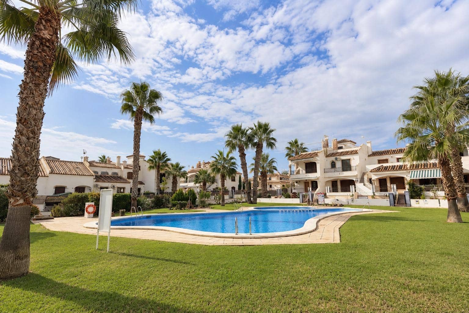2 sypialnia Apartament na sprzedaż w Orihuela Costa z basenem garażem - 234 000 € (Ref: 10158647)