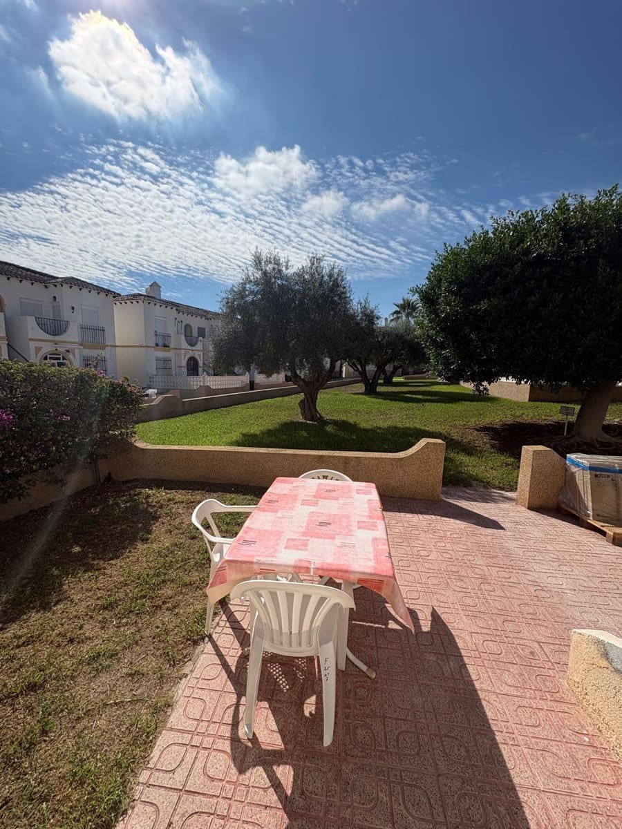 1 bedroom Bungalow for sale in Villamartin with pool - € 115,000 (Ref: 10158648)