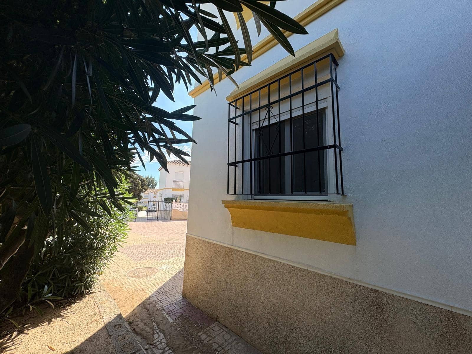 1 bedroom Bungalow for sale in Villamartin with pool - € 115,000 (Ref: 10158648)