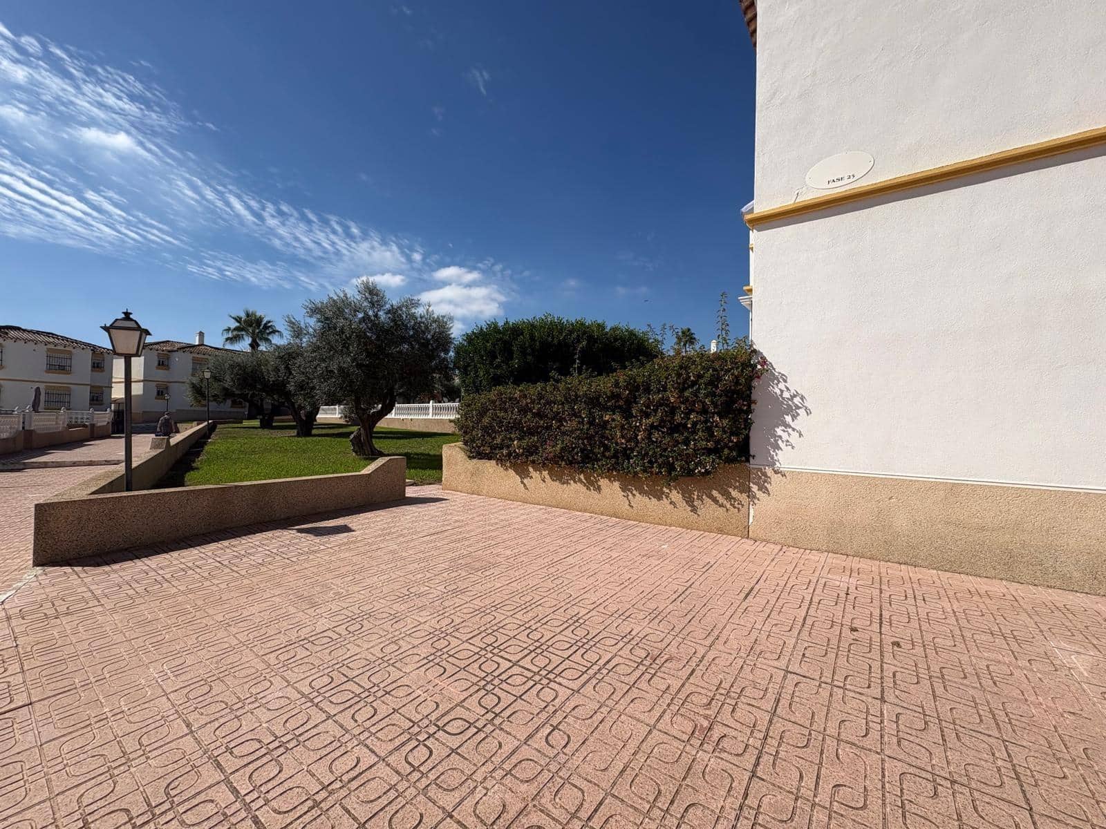 1 bedroom Bungalow for sale in Villamartin with pool - € 115,000 (Ref: 10158648)