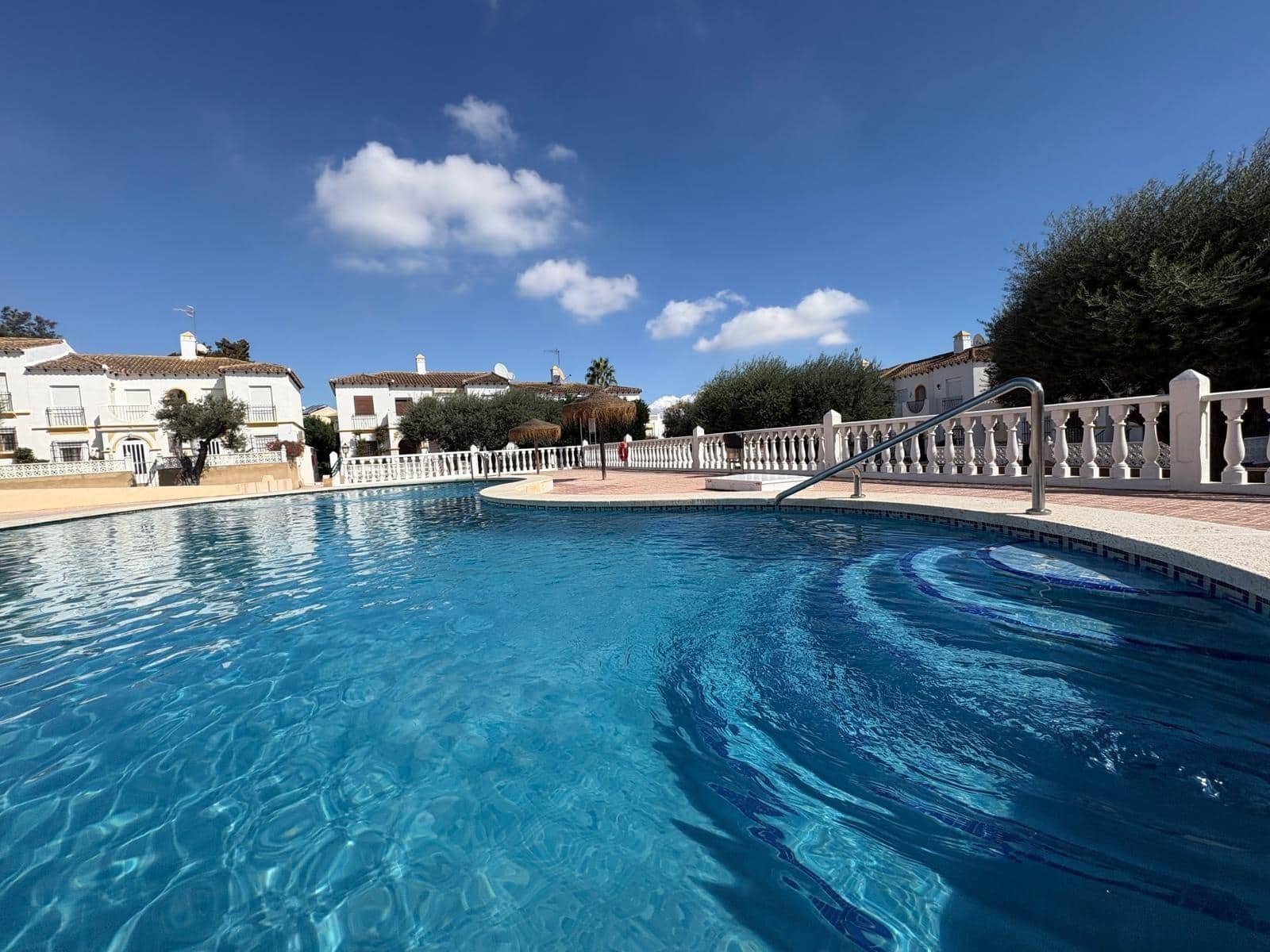 1 bedroom Bungalow for sale in Villamartin with pool - € 115,000 (Ref: 10158648)