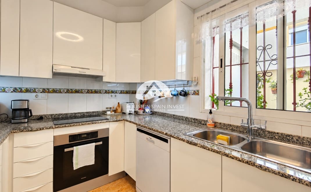 3 bedroom Townhouse for sale in La Florida with pool - € 197,950 (Ref: 10159884)
