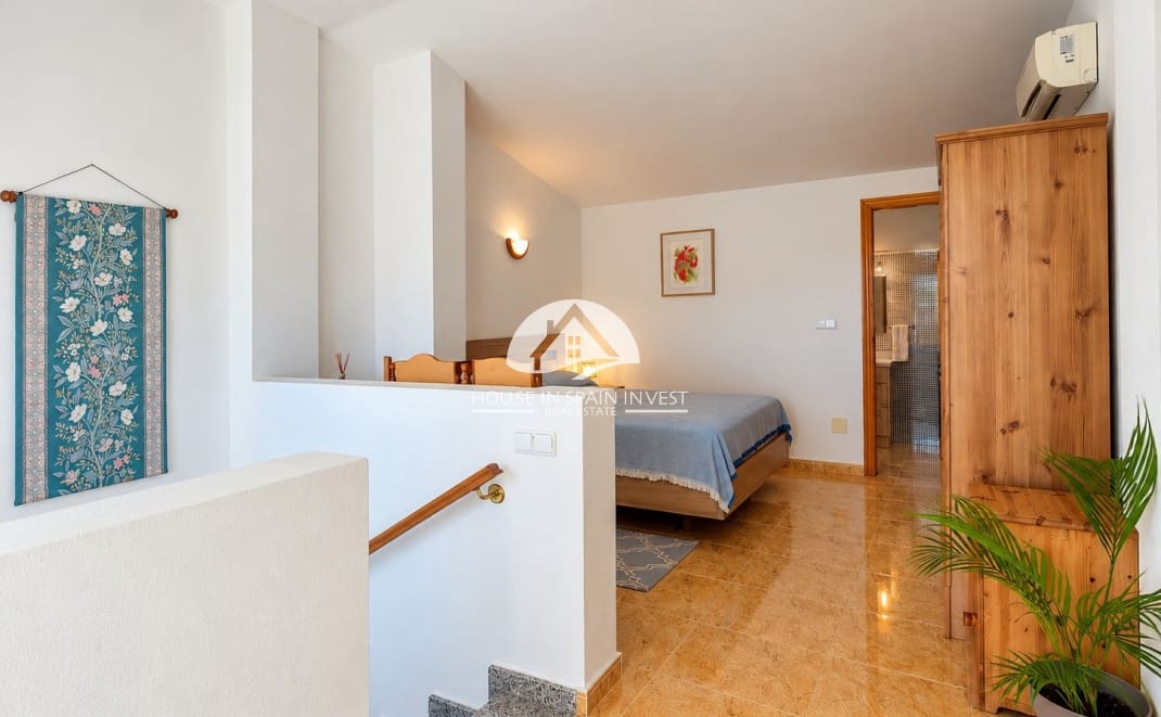 3 bedroom Townhouse for sale in La Florida with pool - € 197,950 (Ref: 10159884)