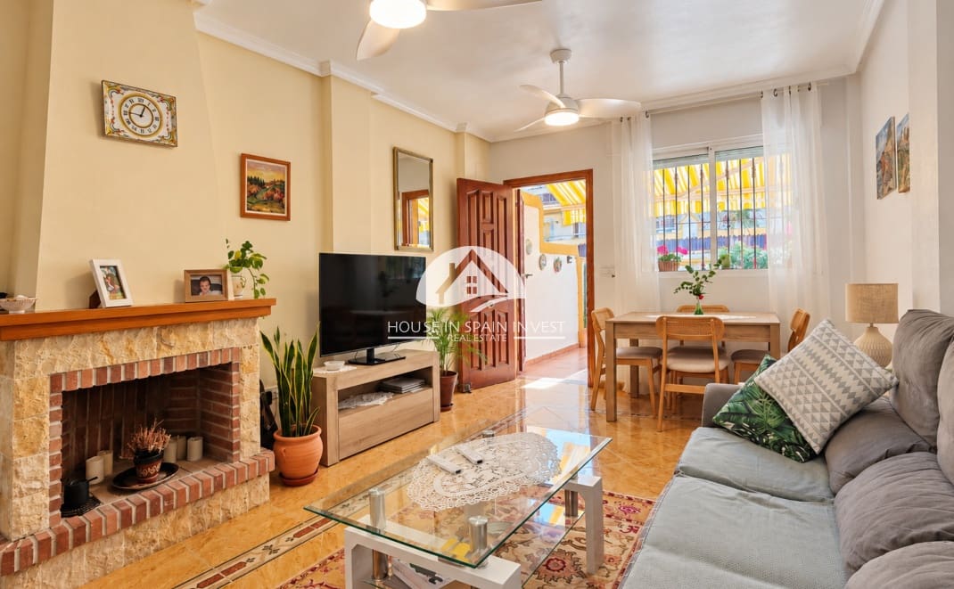 3 bedroom Townhouse for sale in La Florida with pool - € 197,950 (Ref: 10159884)