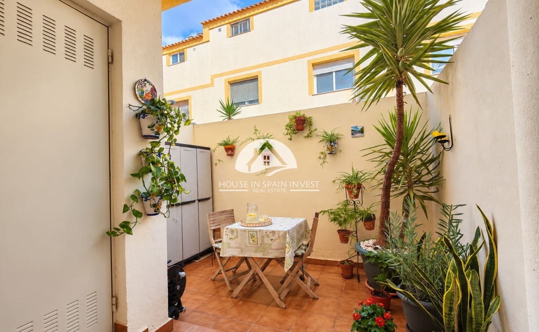 3 bedroom Townhouse for sale in La Florida with pool - € 197,950 (Ref: 10159884)