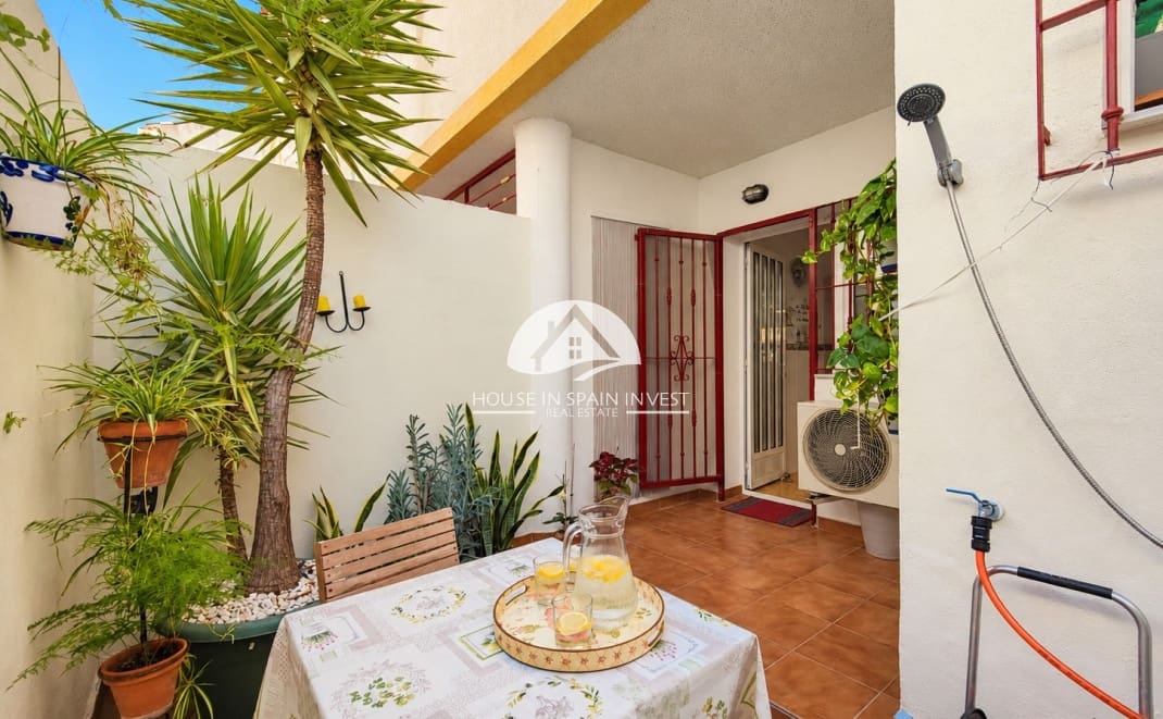 3 bedroom Townhouse for sale in La Florida with pool - € 197,950 (Ref: 10159884)