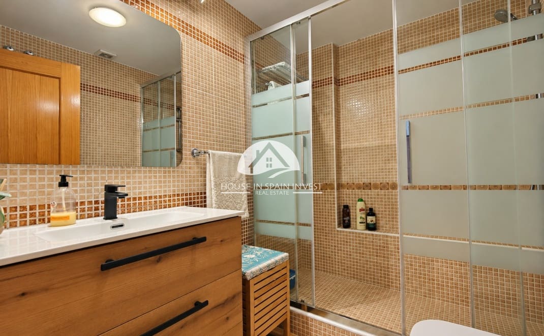 3 bedroom Townhouse for sale in La Florida with pool - € 197,950 (Ref: 10159884)