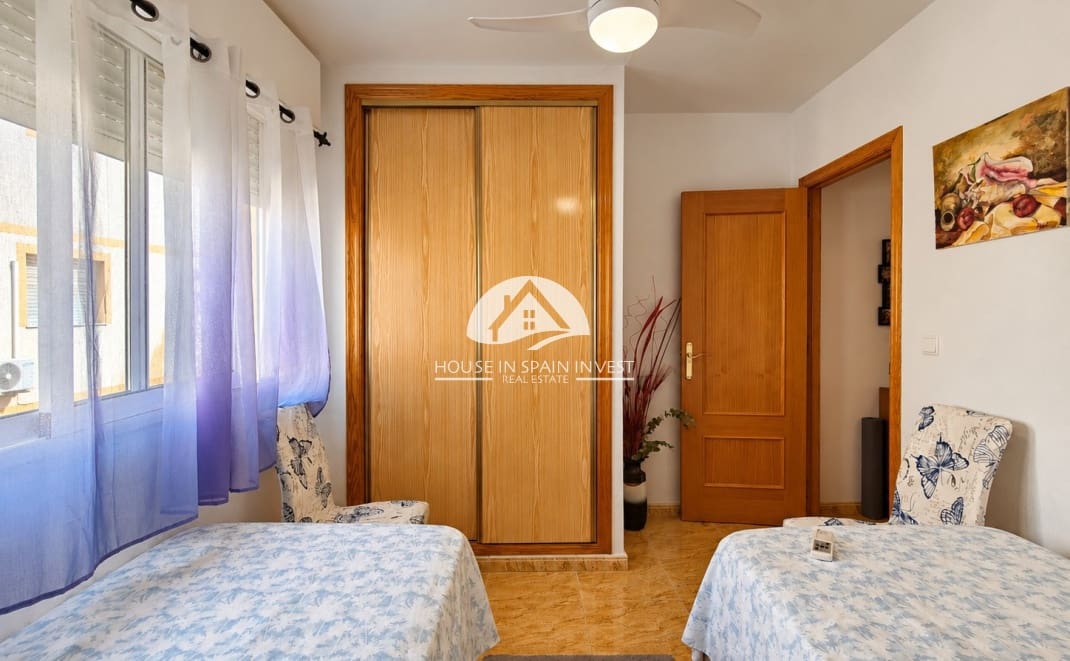 3 bedroom Townhouse for sale in La Florida with pool - € 197,950 (Ref: 10159884)