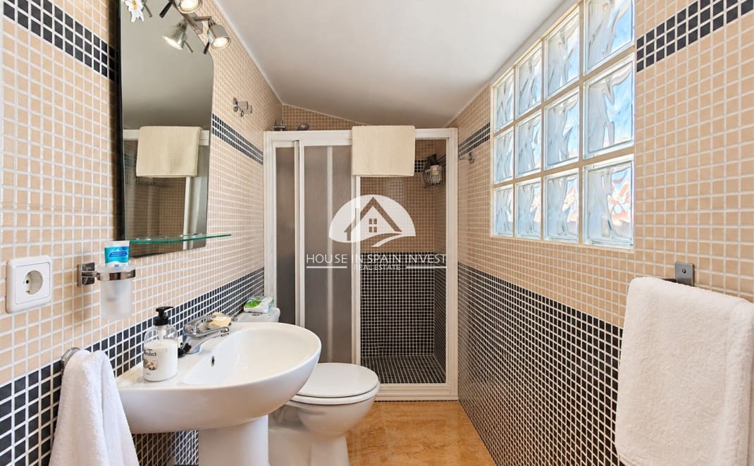 3 bedroom Townhouse for sale in La Florida with pool - € 197,950 (Ref: 10159884)