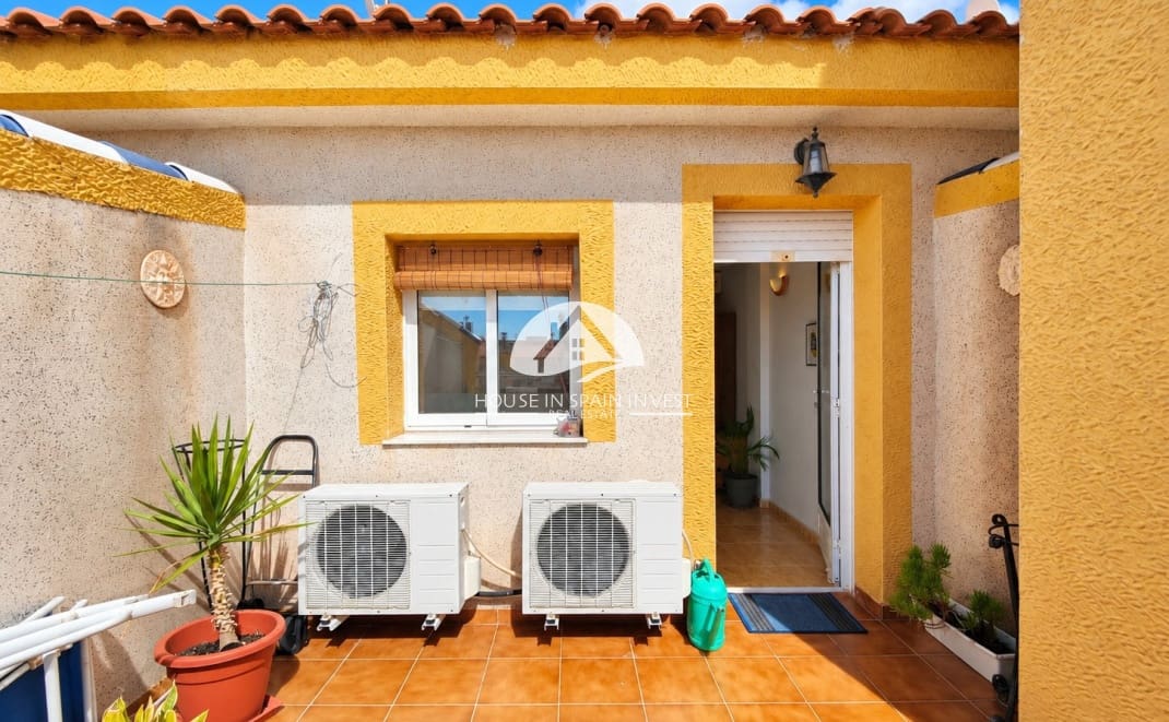 3 bedroom Townhouse for sale in La Florida with pool - € 197,950 (Ref: 10159884)