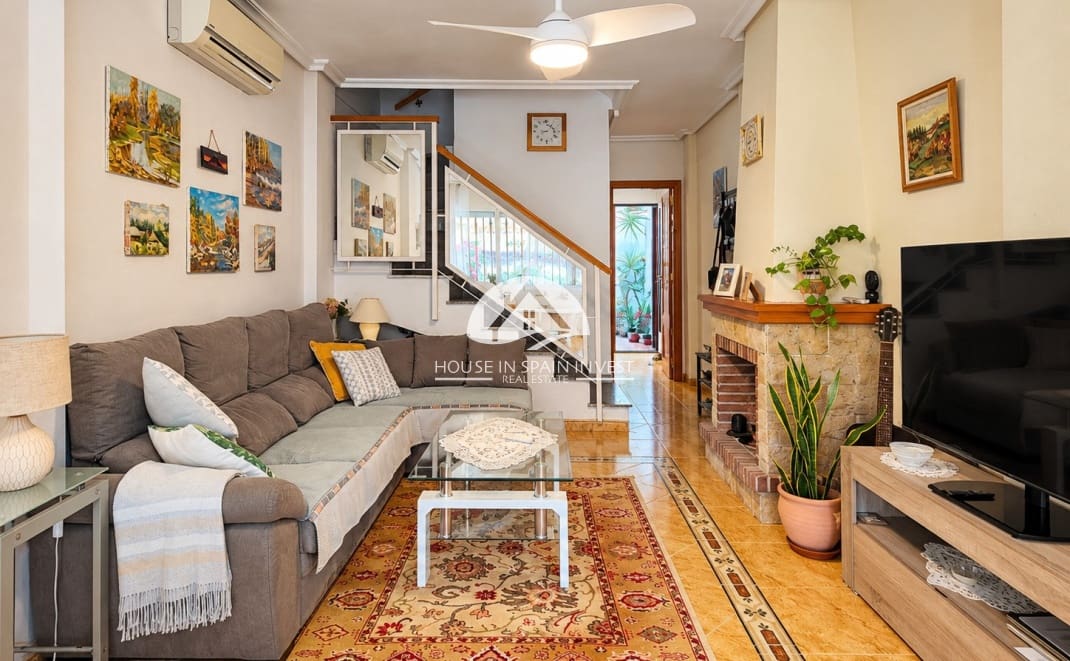 3 bedroom Townhouse for sale in La Florida with pool - € 197,950 (Ref: 10159884)