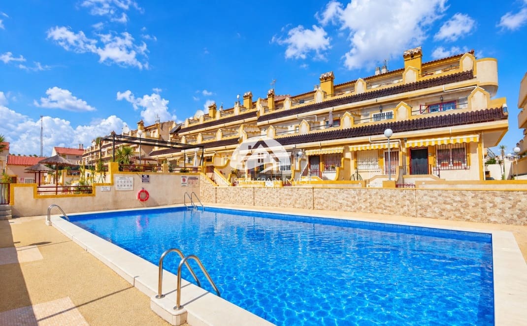 3 bedroom Townhouse for sale in La Florida with pool - € 197,950 (Ref: 10159884)