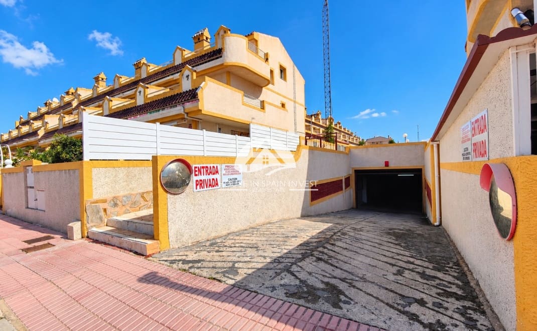3 bedroom Townhouse for sale in La Florida with pool - € 197,950 (Ref: 10159884)