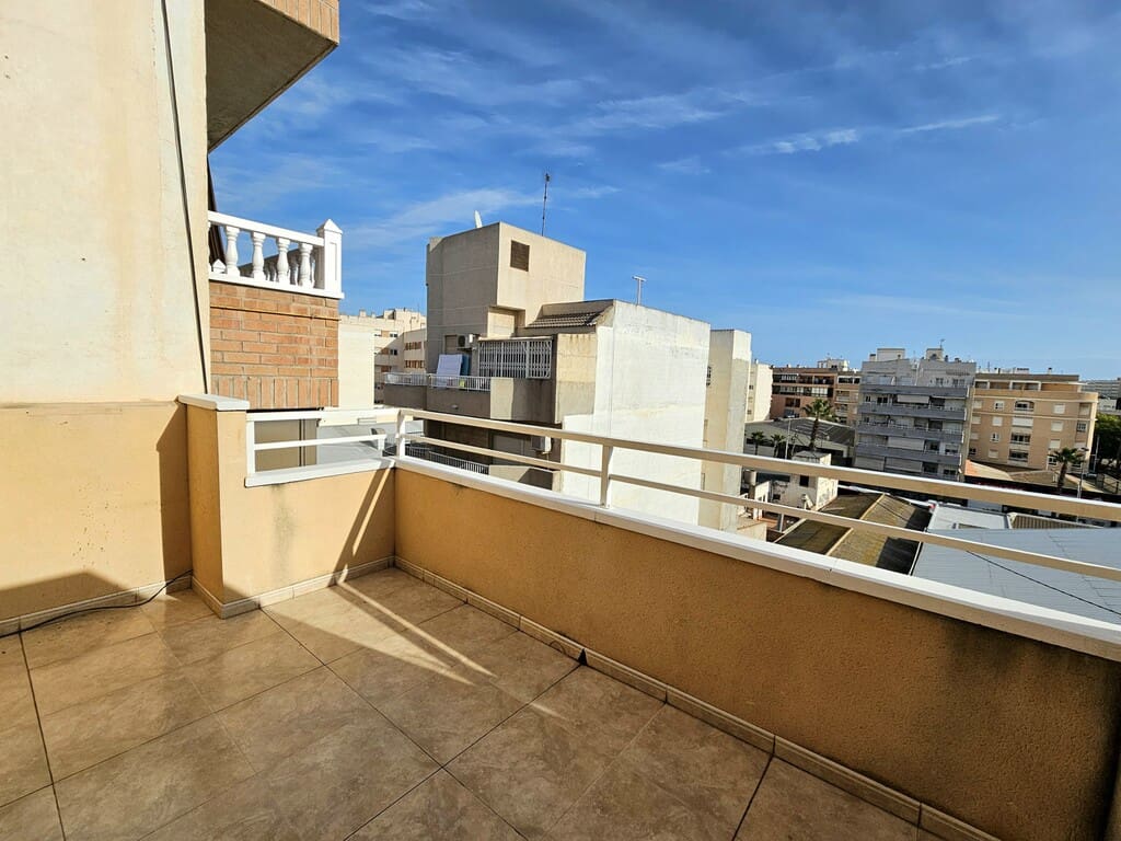 2 quarto Penthouse para venda em Torrevieja - 144 900 € (Ref: 10159886)