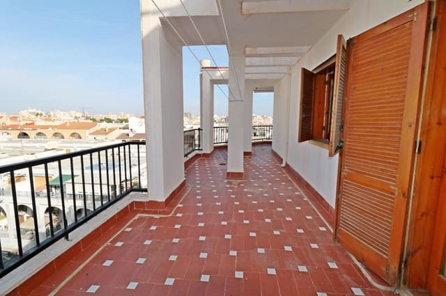 3 makuuhuone Kattohuoneisto myytävänä paikassa Avenida Habaneras - Curva de Palangre, Torrevieja mukana uima-altaan - 179 000 € (Ref: 10171927)