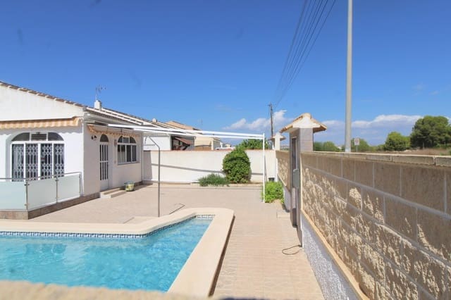 3 makuuhuone Huvila myytävänä paikassa El Chaparral, Torrevieja mukana uima-altaan 
autotalli - 325 000 € (Ref: 10175544)