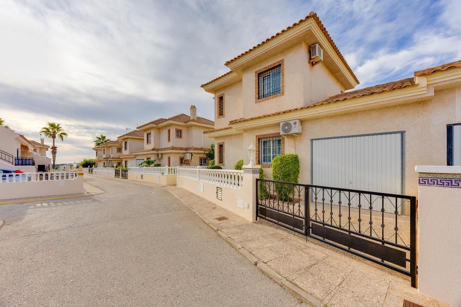 3 Zimmer Villa zu verkaufen in Los Dolses mit Pool Garage - 365.000 € (Ref: 10179457)