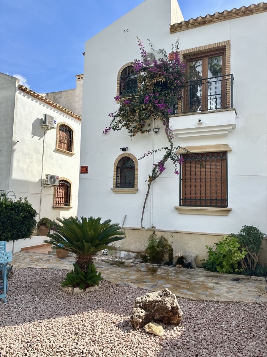 2 slaapkamer Appartement te koop in Orihuela Costa met zwembad - € 239.000 (Ref: 10179584)