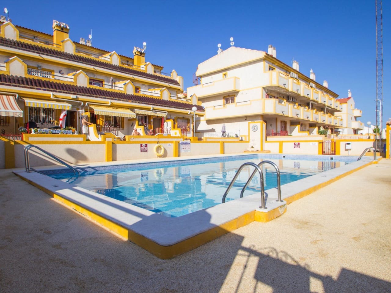 Casa de 3 habitaciones en Playa Flamenca en venta - 189.000 € (Ref: 10180806)
