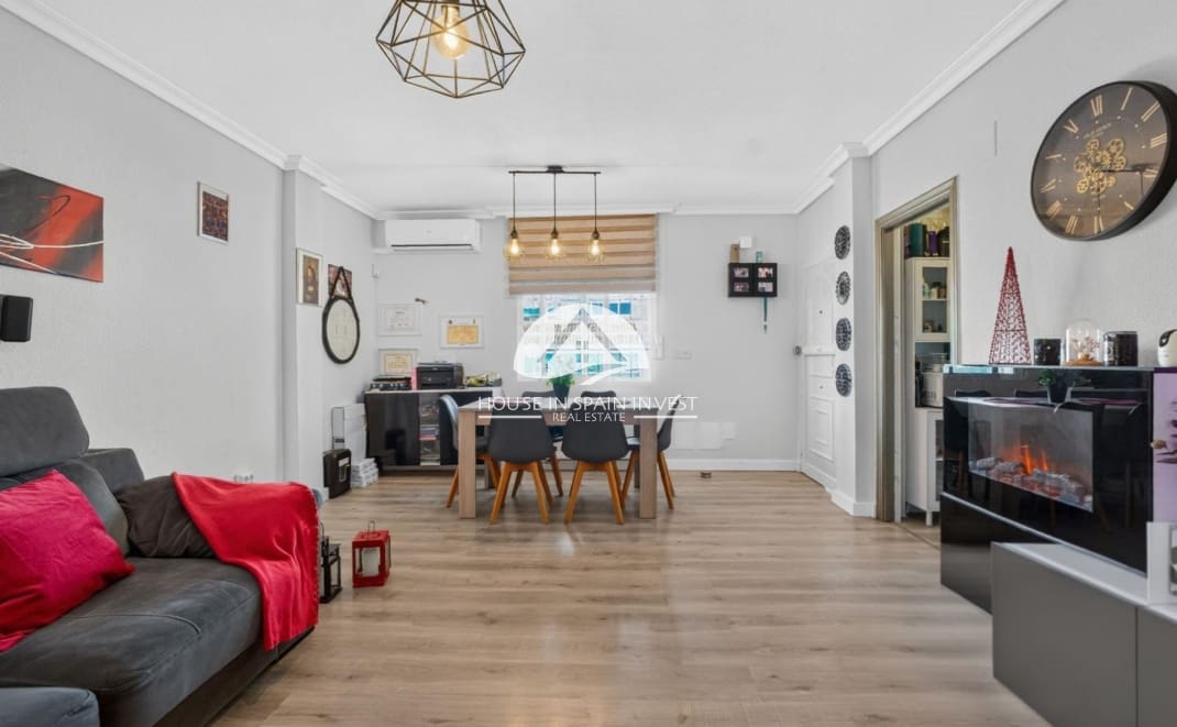 Chalet de 3 habitaciones en Los Altos en venta con piscina - 365.000 € (Ref: 10180813)