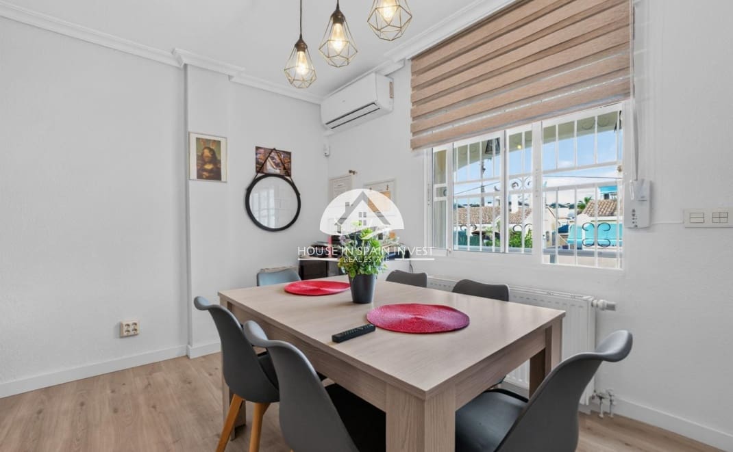Chalet de 3 habitaciones en Los Altos en venta con piscina - 365.000 € (Ref: 10180813)