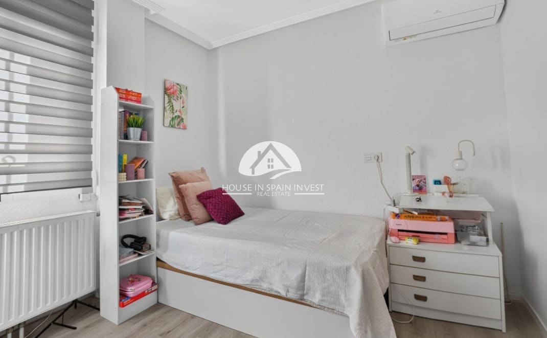 Chalet de 3 habitaciones en Los Altos en venta con piscina - 365.000 € (Ref: 10180813)
