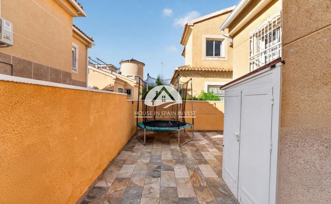 Chalet de 3 habitaciones en Los Altos en venta con piscina - 365.000 € (Ref: 10180813)