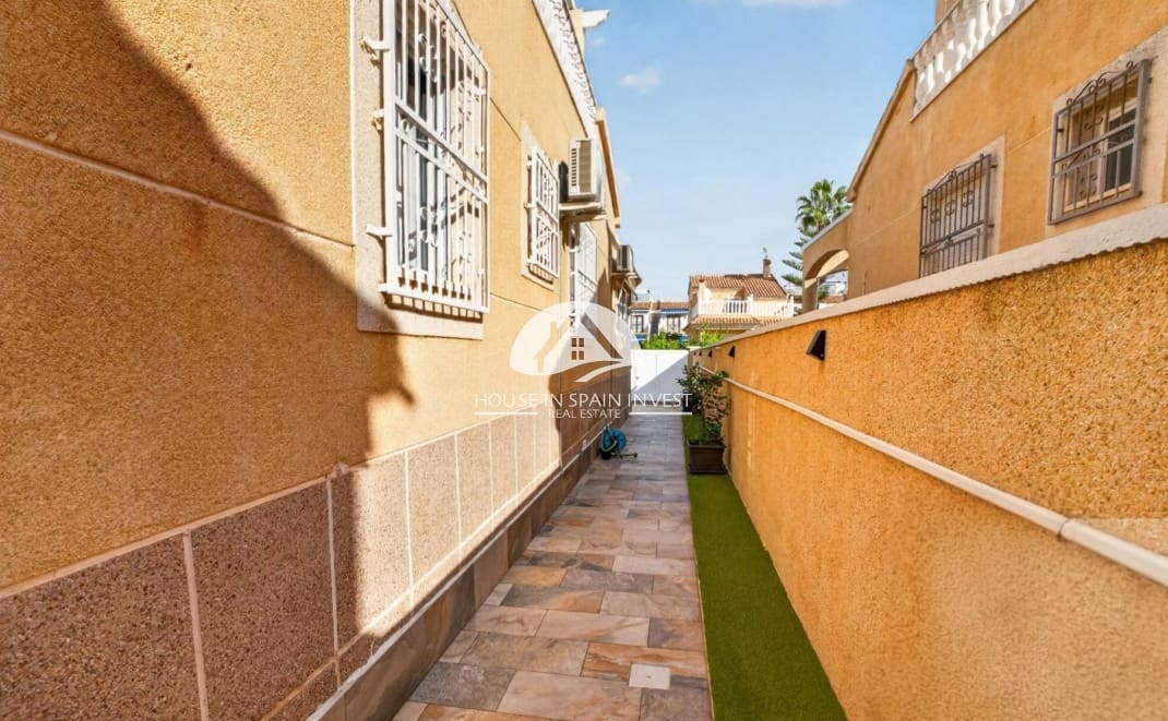 Chalet de 3 habitaciones en Los Altos en venta con piscina - 365.000 € (Ref: 10180813)