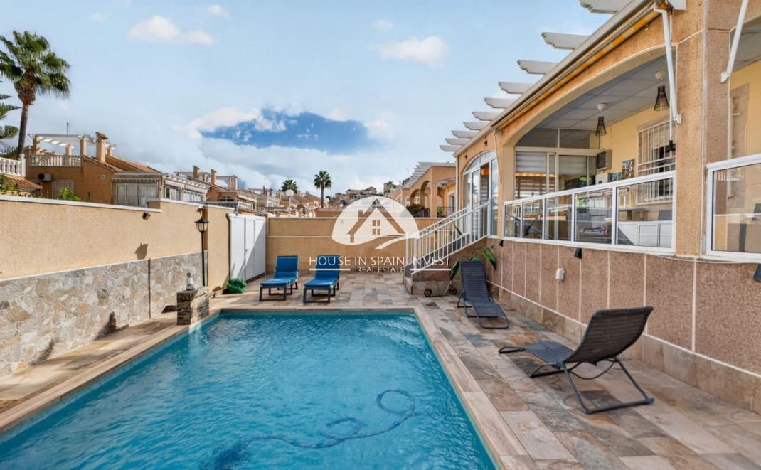 Chalet de 3 habitaciones en Los Altos en venta con piscina - 365.000 € (Ref: 10180813)