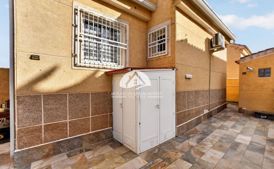 Chalet de 3 habitaciones en Los Altos en venta con piscina - 365.000 € (Ref: 10180813)