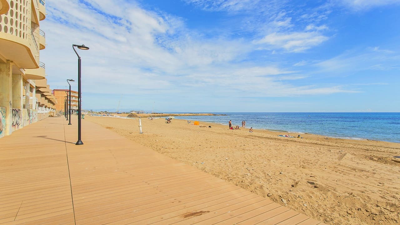 Apartamento de 2 habitaciones en La Mata en venta - 159.000 € (Ref: 10180815)