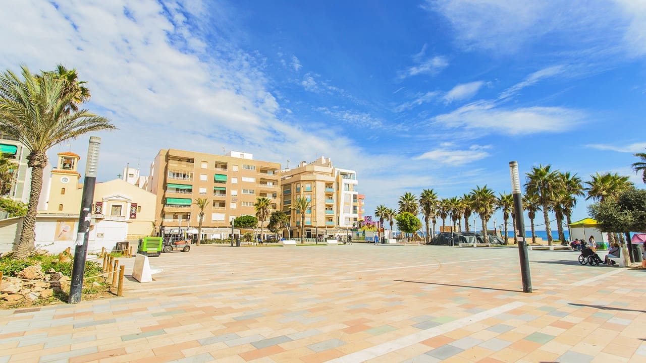 Apartamento de 2 habitaciones en La Mata en venta - 159.000 € (Ref: 10180815)