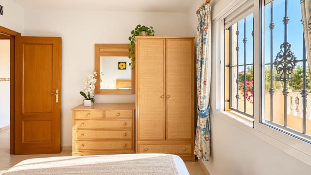 3 chambre Villa/Maison à vendre à El Raso, Guardamar del Segura avec piscine - 367 500 € (Ref: 10186182)