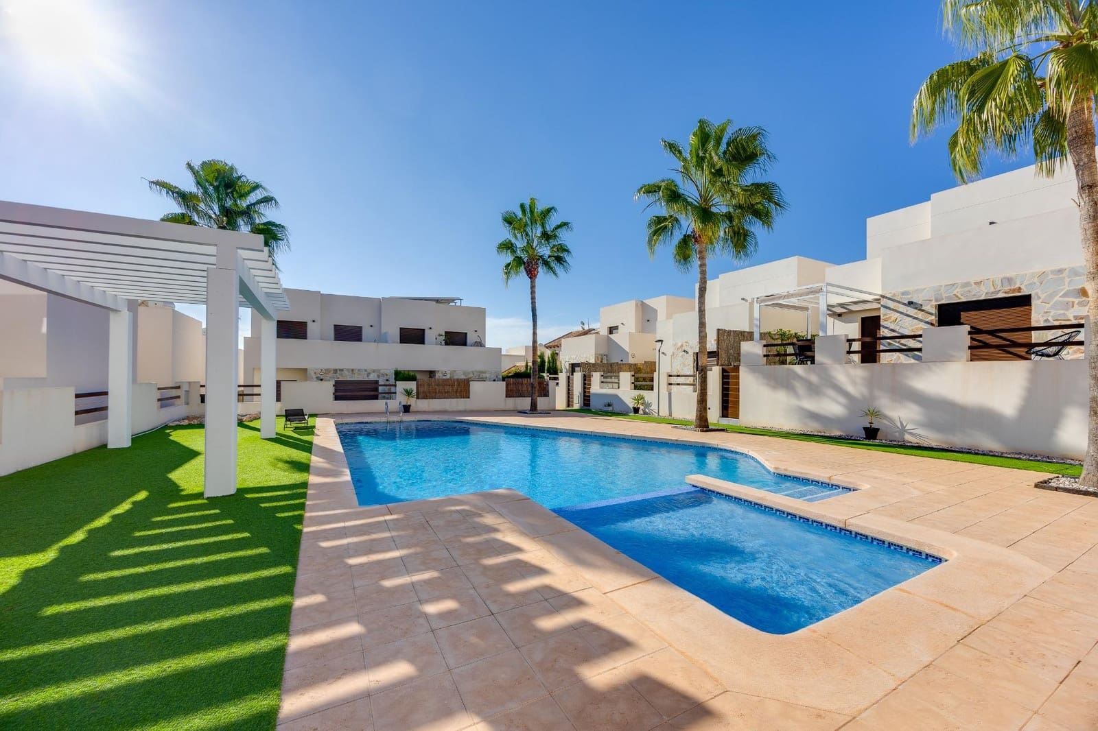 3 chambre Villa/Maison à vendre à Orihuela Costa avec piscine garage - 389 000 € (Ref: 10186185)
