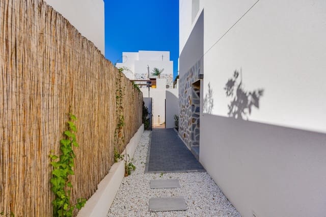 3 chambre Villa/Maison à vendre à Los Almendros (Orihuela Costa), Orihuela avec piscine garage - 389 000 € (Ref: 10186185)