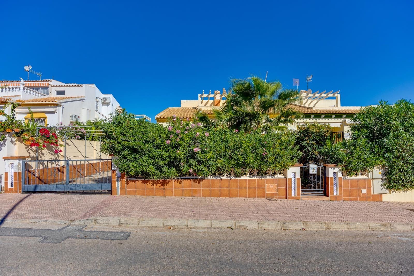 Casa de 2 habitaciones en La Florida en venta con piscina - 195.000 € (Ref: 10186186)