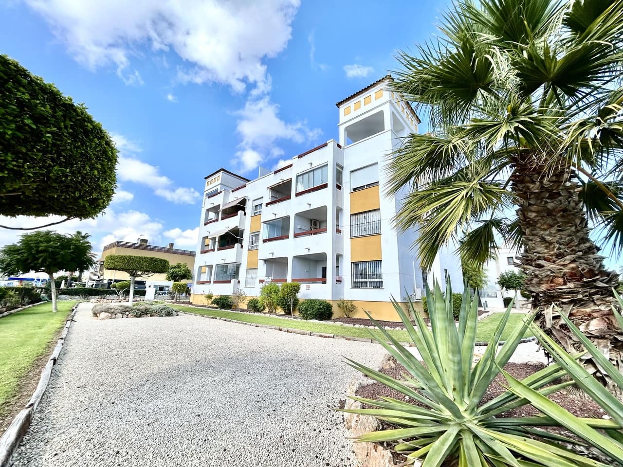 2 soveværelse Lejlighed til salg i Villamartin med swimmingpool - € 189.000 (Ref: 10186188)