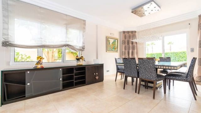 4 bedroom Villa for sale in Aguas Nuevas, Torrevieja with pool garage - € 995,000 (Ref: 8149065)