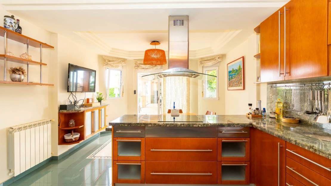 4 soverom Villa til salgs i Aguas Nuevas med svømmebasseng garasje - € 995 000 (Ref: 8149065)