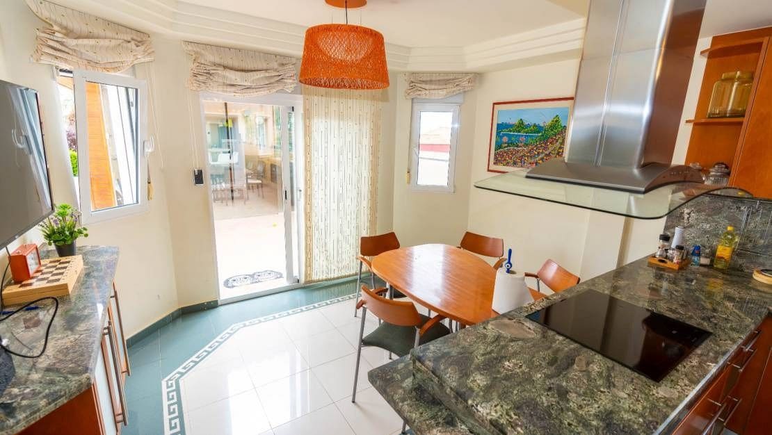 4 soverom Villa til salgs i Aguas Nuevas med svømmebasseng garasje - € 995 000 (Ref: 8149065)