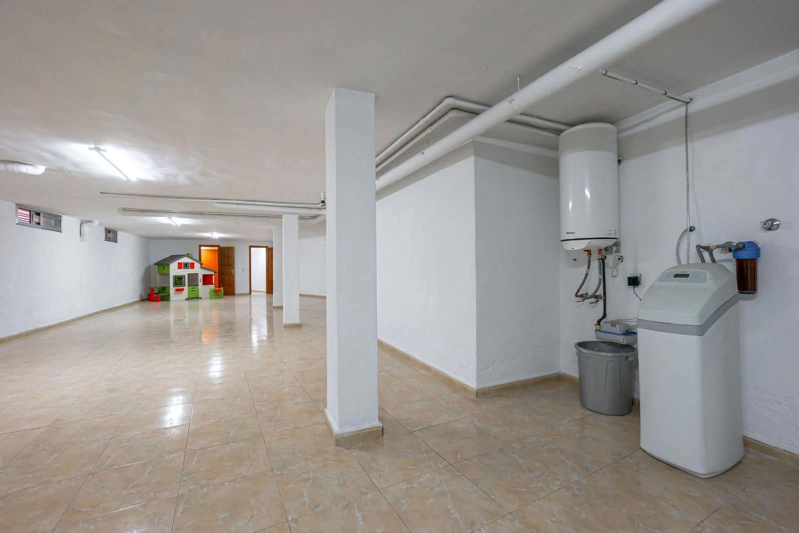 Chalet de 4 habitaciones en Rojales en venta con garaje - 499.000 € (Ref: 8938015)