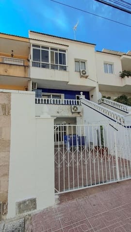 5 soveværelse Byhus til salg i Punta Prima, Torrevieja - € 299.999 (Ref: 8999335)